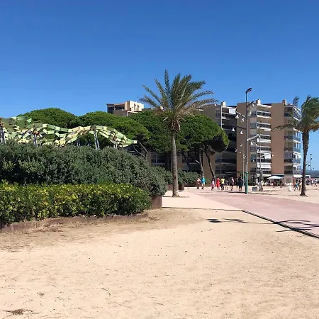 Pineda 1a Linea De Mar & Parking Apartment *